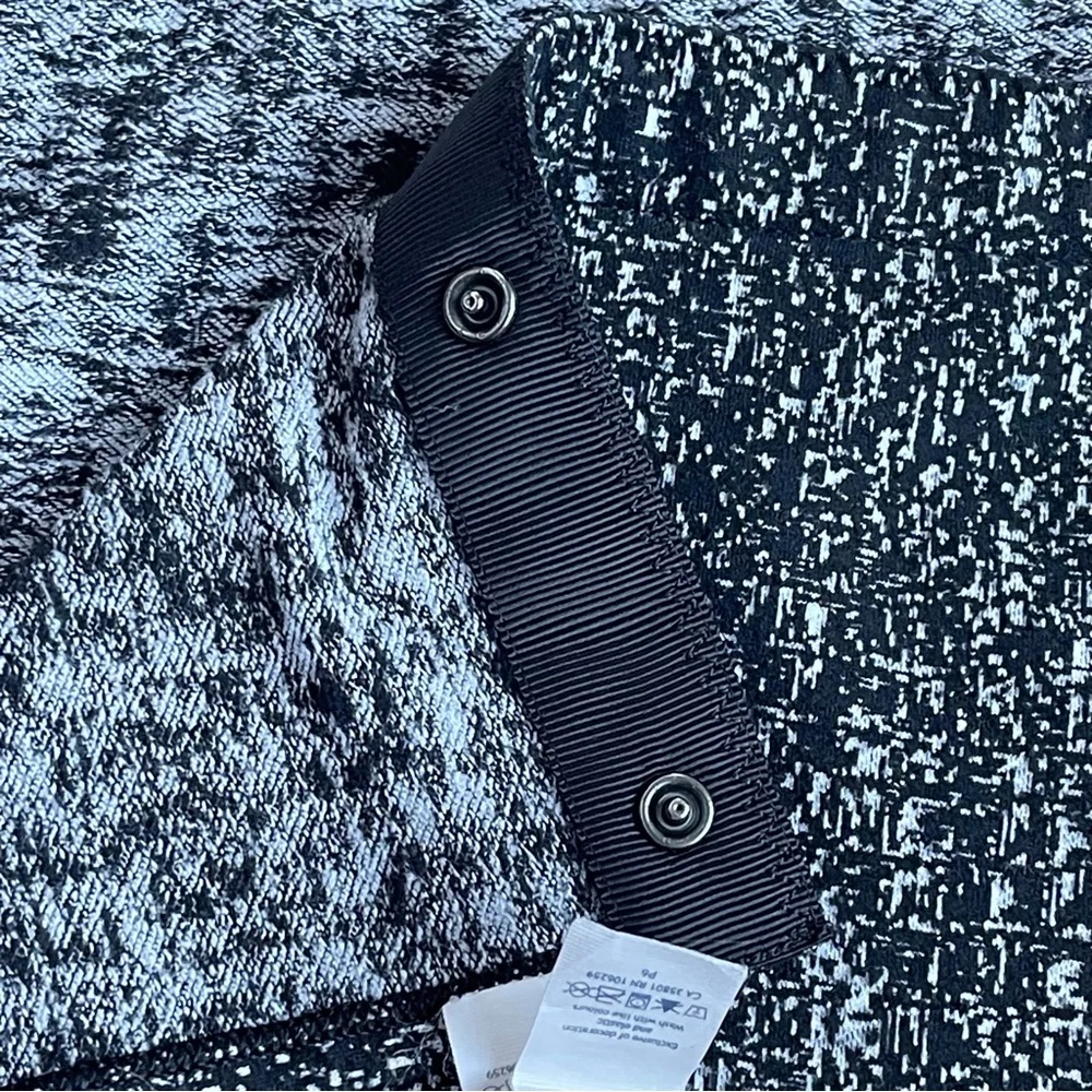 Lululemon Scarf Vinyasa Black And White 1523 - Picture 3 of 7